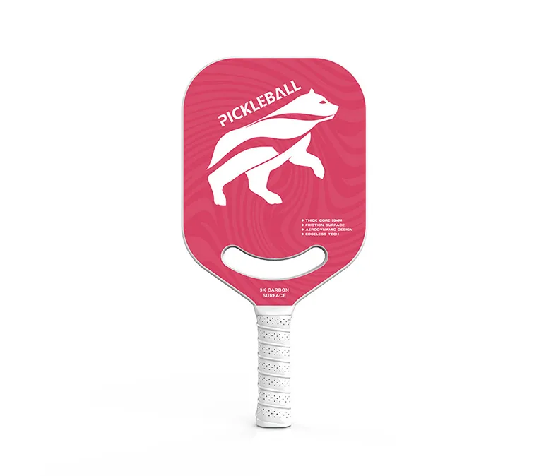 Jednoczęściowa rakieta z włókna węglowego