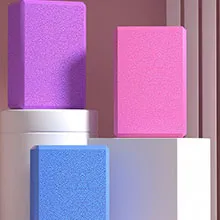 Dostosowane, tłoczone na gorąco klocki do jogi o zwiększonej odporności na zużycie, ściskaniu i antypoślizgowości. Opcje wykończenia: połysk, mat, AQ, punktowa powłoka UV, UV i holograficzna, tłoczenie, wytłaczanie, tłoczenie na gorąco.