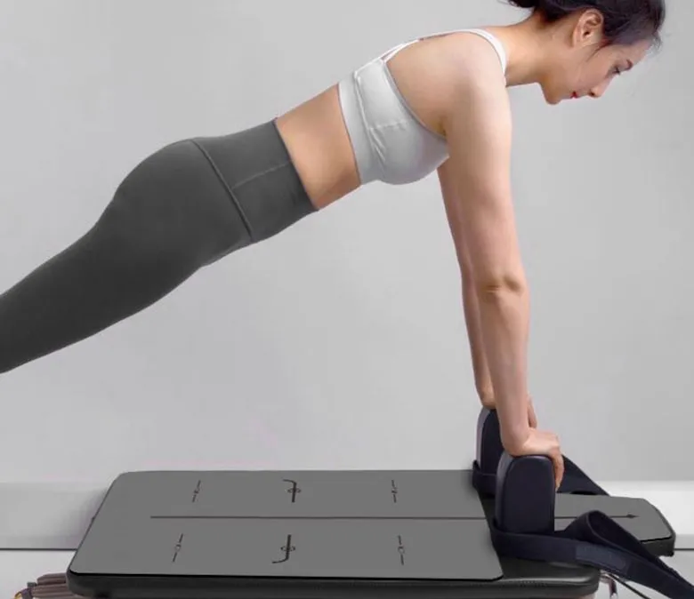 Specjalnie zaprojektowana mata antypoślizgowa PU Pilates Reformer