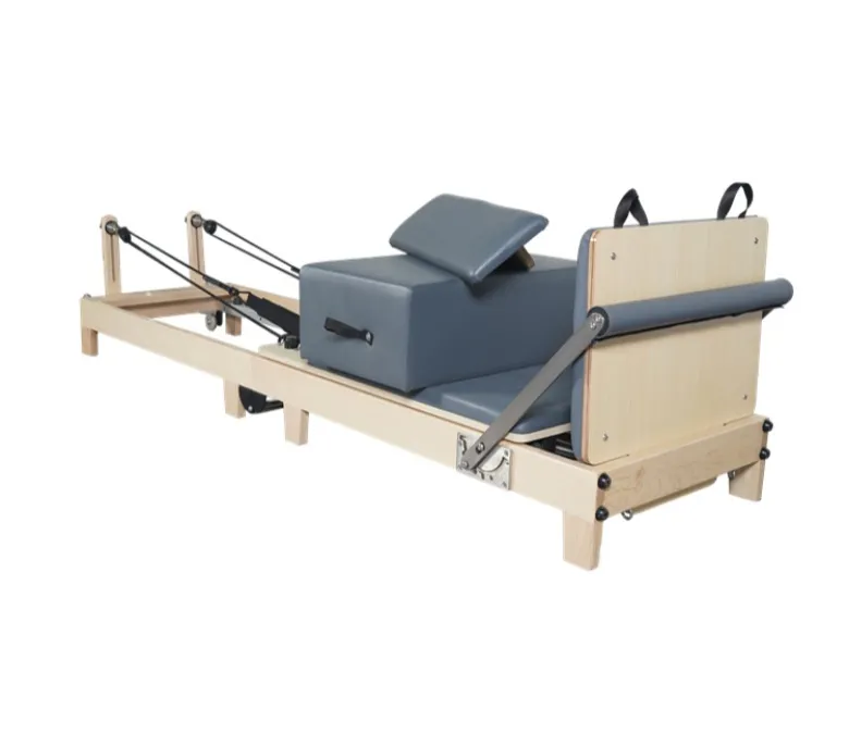 Składana maszyna do ćwiczeń Pilates z drewnianymi nogami