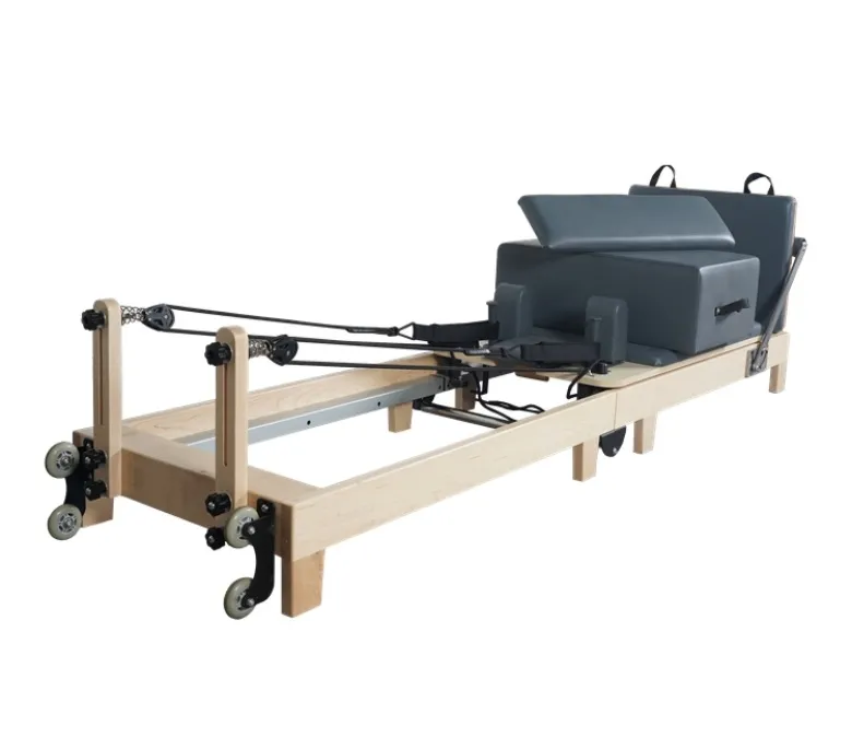 Składana maszyna do ćwiczeń Pilates z drewnianymi nogami