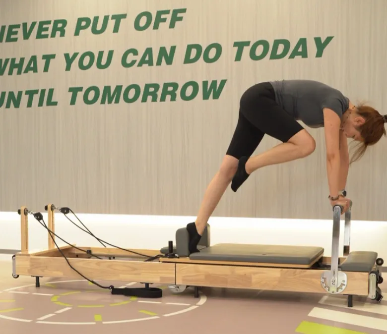 Składany drewniany reformer do ciała Pilates Core Bed Reformer Przenośny reformer