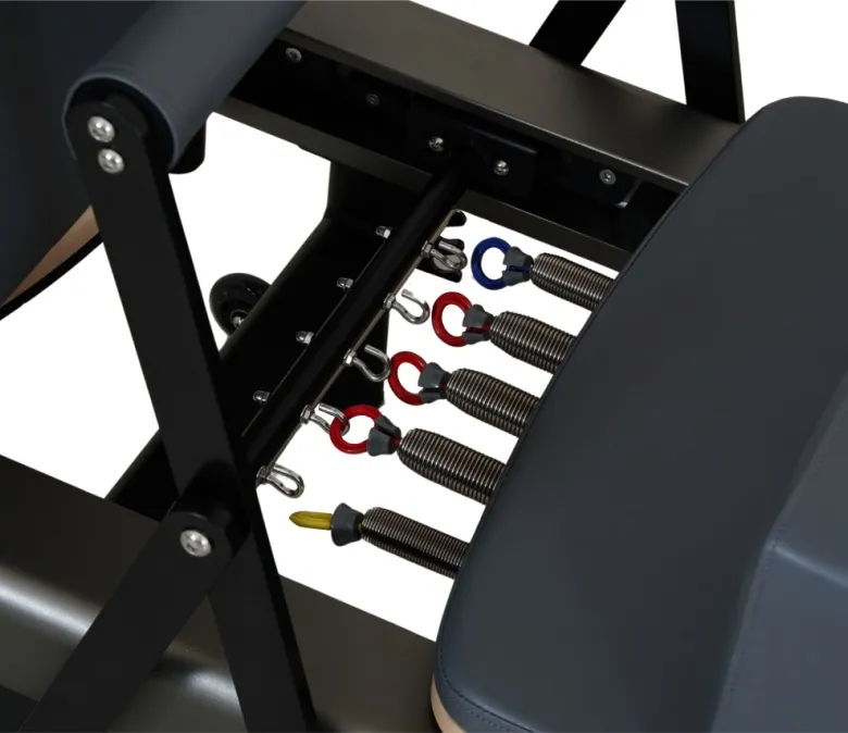 Łóżko do reformowania pilatesu z anodowanego aluminium w kolorze brązowo-szarym