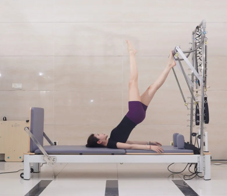 Studio Reformator do pilatesu ze stopu aluminium z wieżą